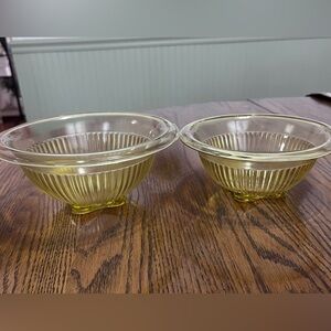 Two Federal Depression glass rolled rim golden‎ amber yellow mixing bowls